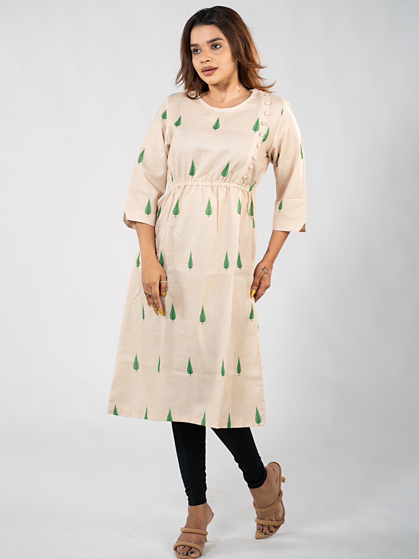 Cypress Tree Kurta in Cream — side view