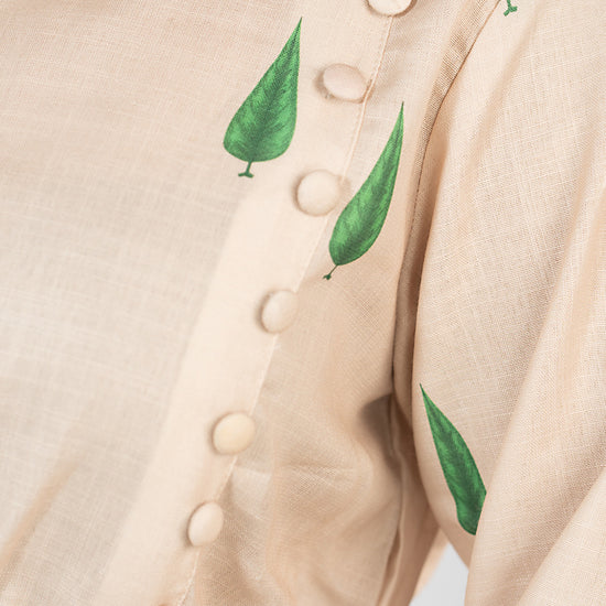 Video of the Cypress Tree Kurta in Cream showing fabric movement and fit